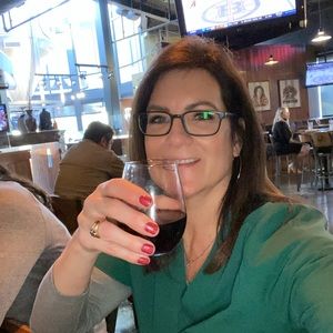 Meet your Posher, Laurie